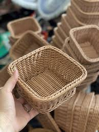 سبد حصیری مربع مدل ونوس با طراحی ساده و کاربردی